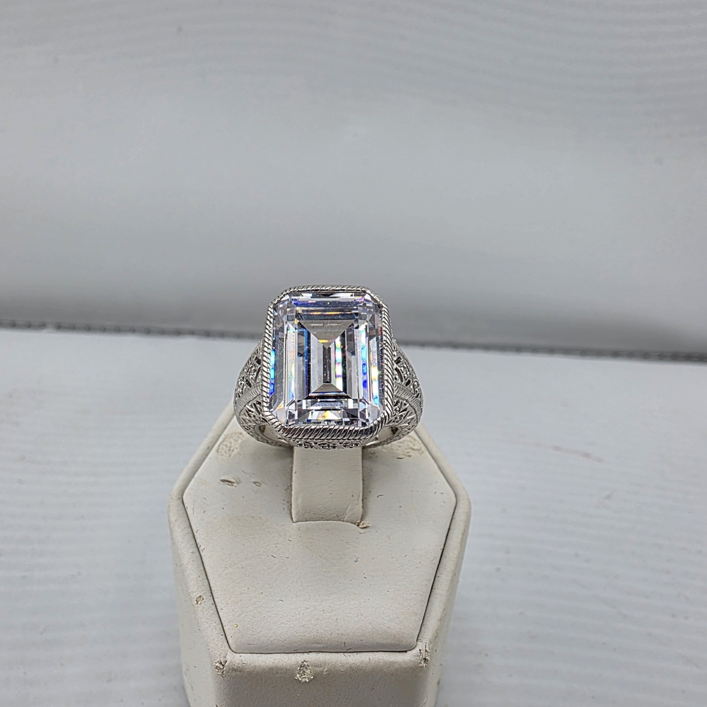 Elegant Judith Ripka Sterling Silver Women's Ring Size 6